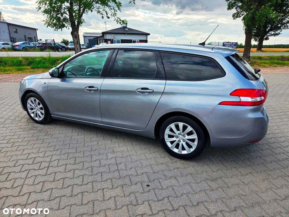Peugeot 308 1.6 e-HDi Allure S&S - 16