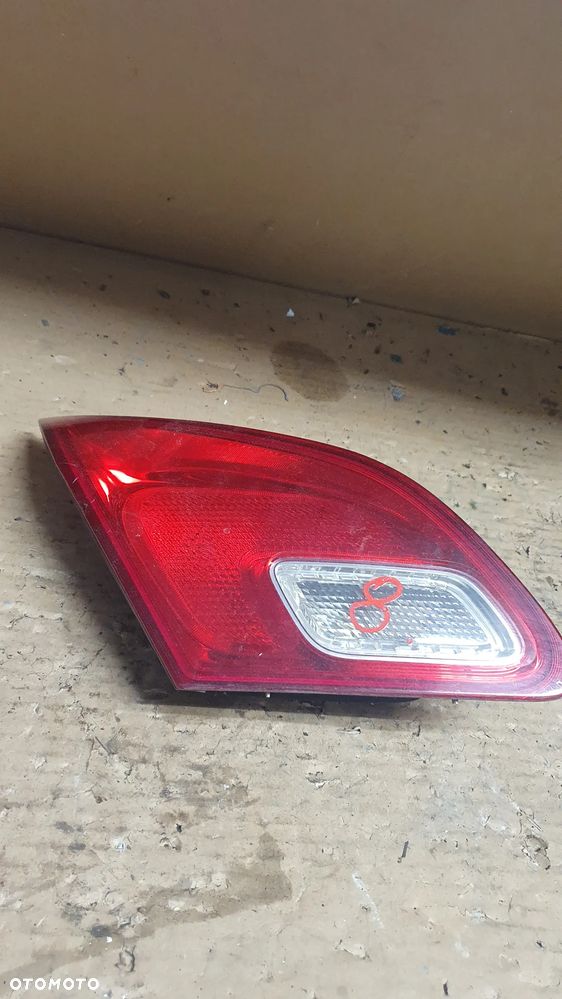 OPEL ASTRA J HB Lampa tył lewa w klapę - 2