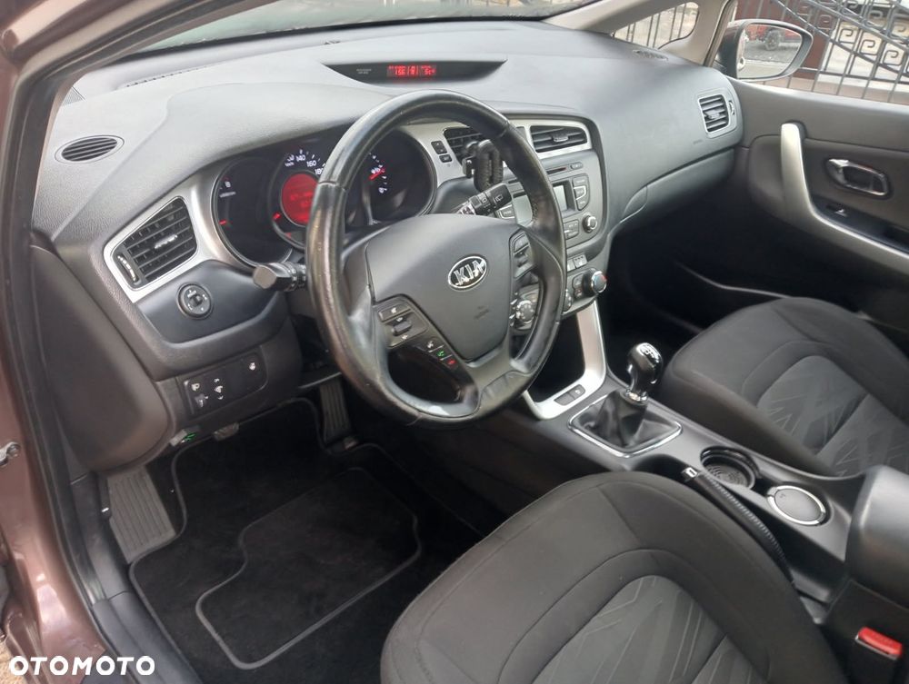 Kia Ceed - 6