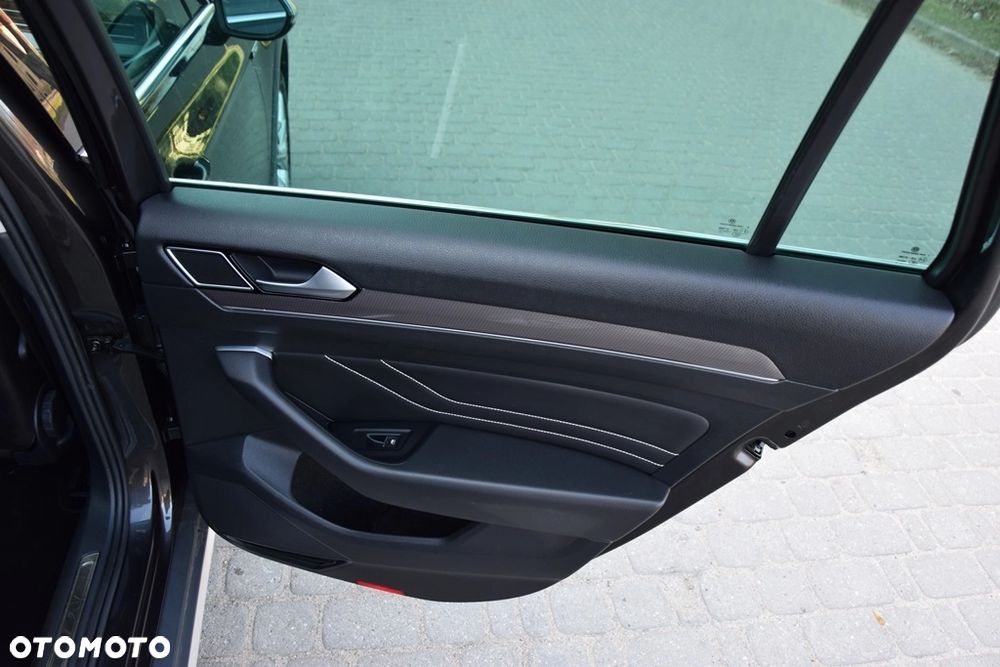 Volkswagen Passat Alltrack 2.0 TDI SCR DSG 4Motion - 27