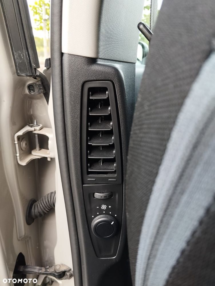 Citroën C4 SpaceTourer Grand PureTech 130 Stop&Start EAT8 C-SERIES - 17