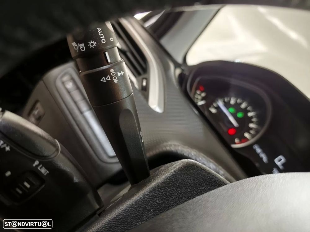 Peugeot 208 1.2 PureTech Style - 15