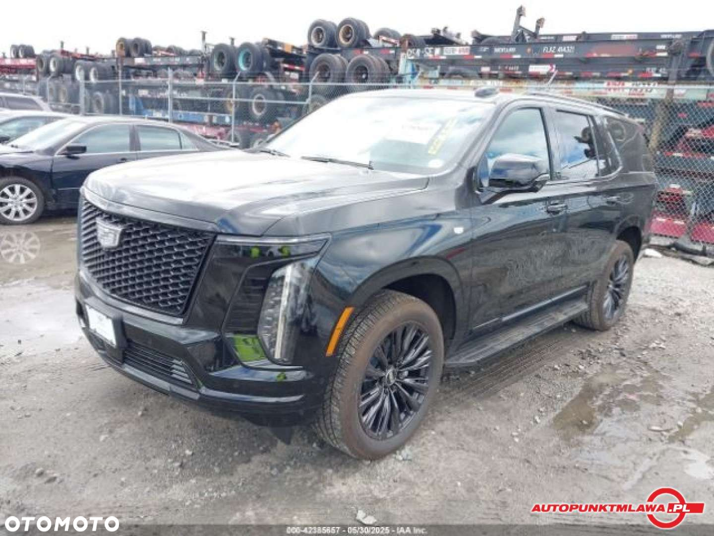 Cadillac Escalade - 2