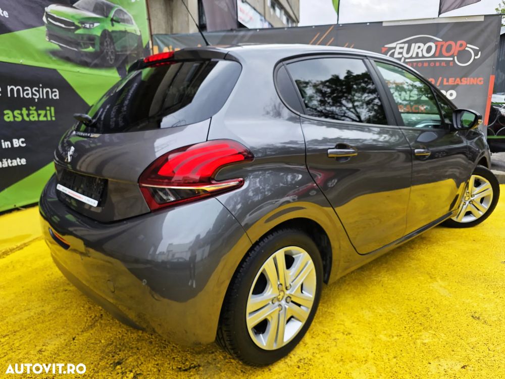 Peugeot 208 1.2 L PureTech Style - 5