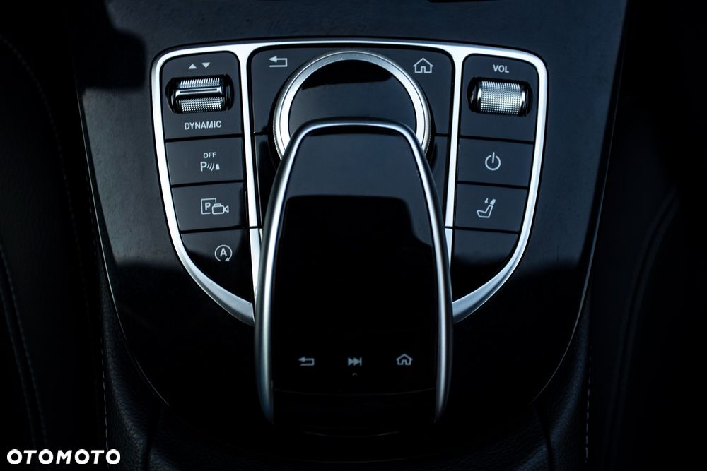 Mercedes-Benz Klasa E 220 d 9G-TRONIC - 38
