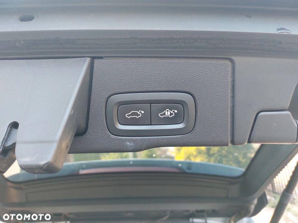 Volvo XC 60 D4 Momentum Pro - 8