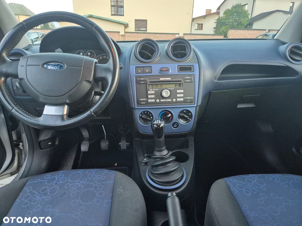 Ford Fiesta 1.4 Ghia - 8