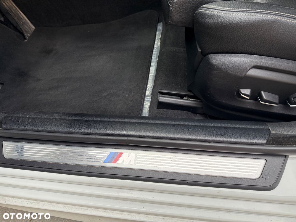 BMW Seria 5 535i Sport-Aut - 30