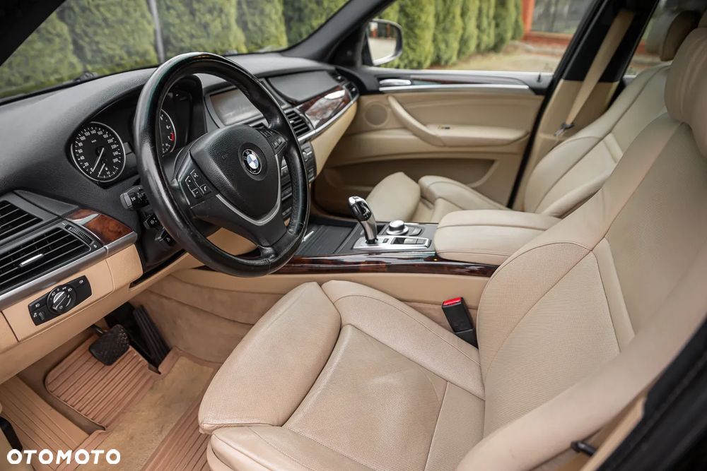 BMW X5 xDrive48i - 15