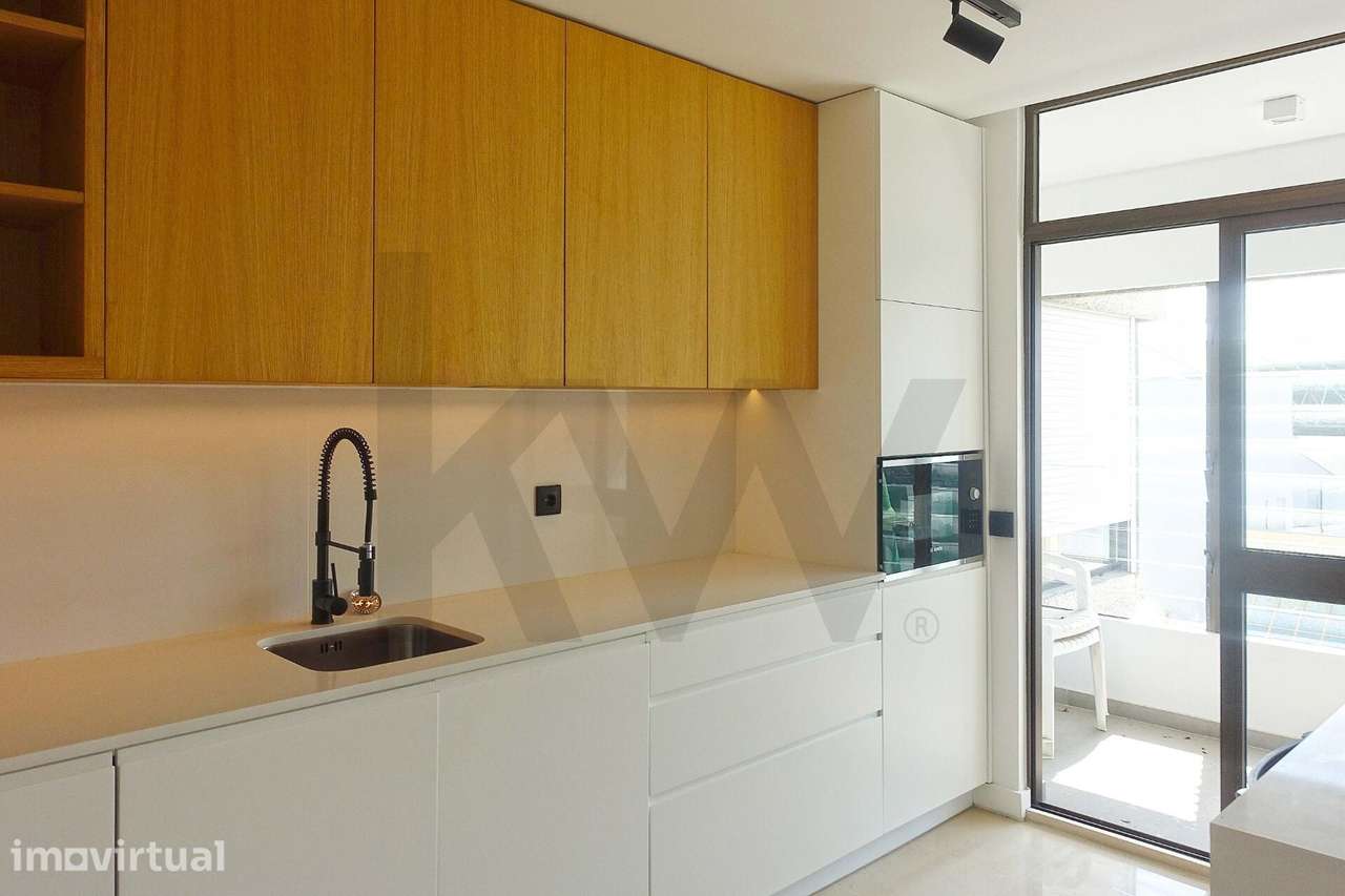 T1 NO LUMIAR COM 85 M², VARANDA E VISTA SOBRE LISBOA - Grande imagem: 5/34