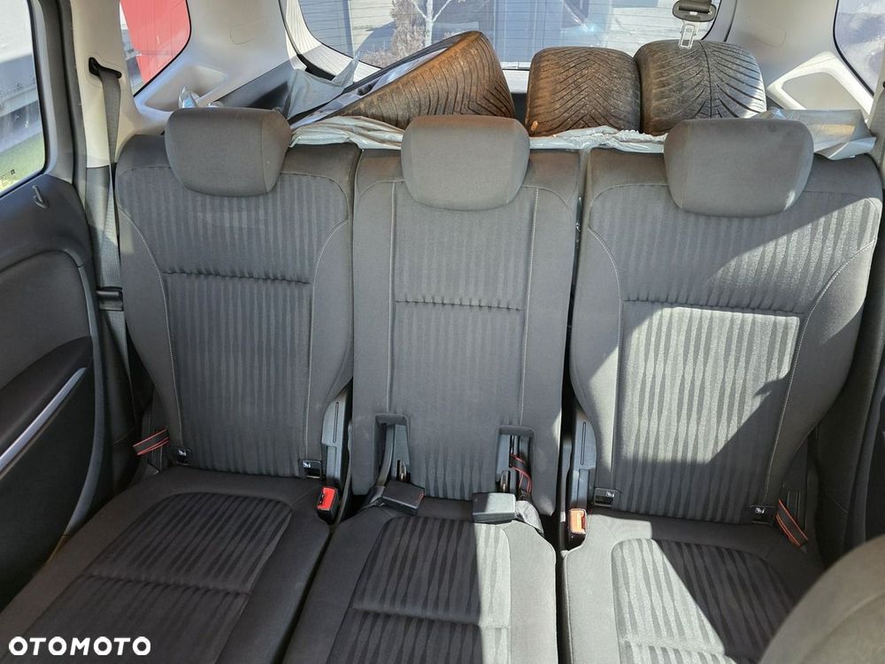 Opel Zafira - 12