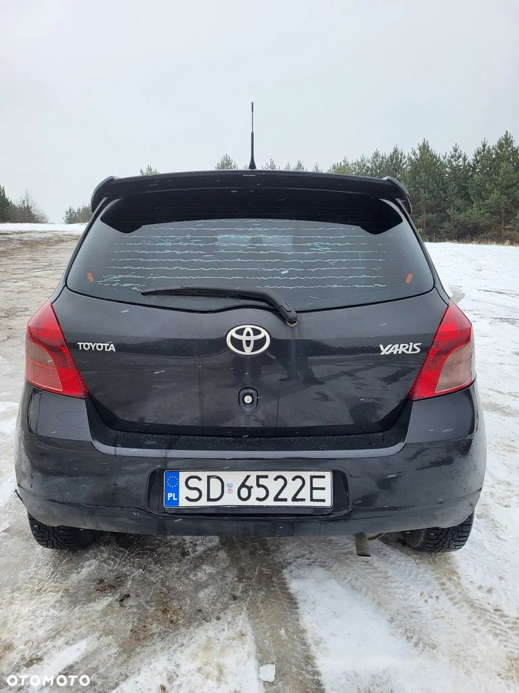 Toyota Yaris 1.3 Luna Premium - 12