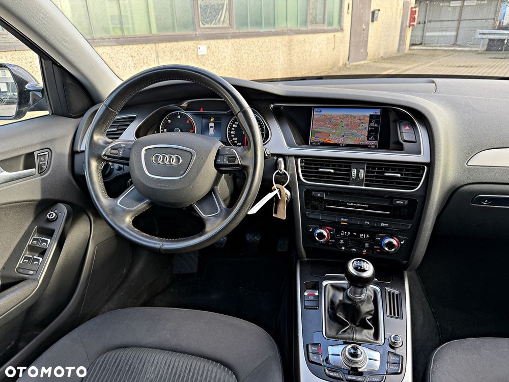 Audi A4 Avant 2.0 TDI DPF Ambiente - 8