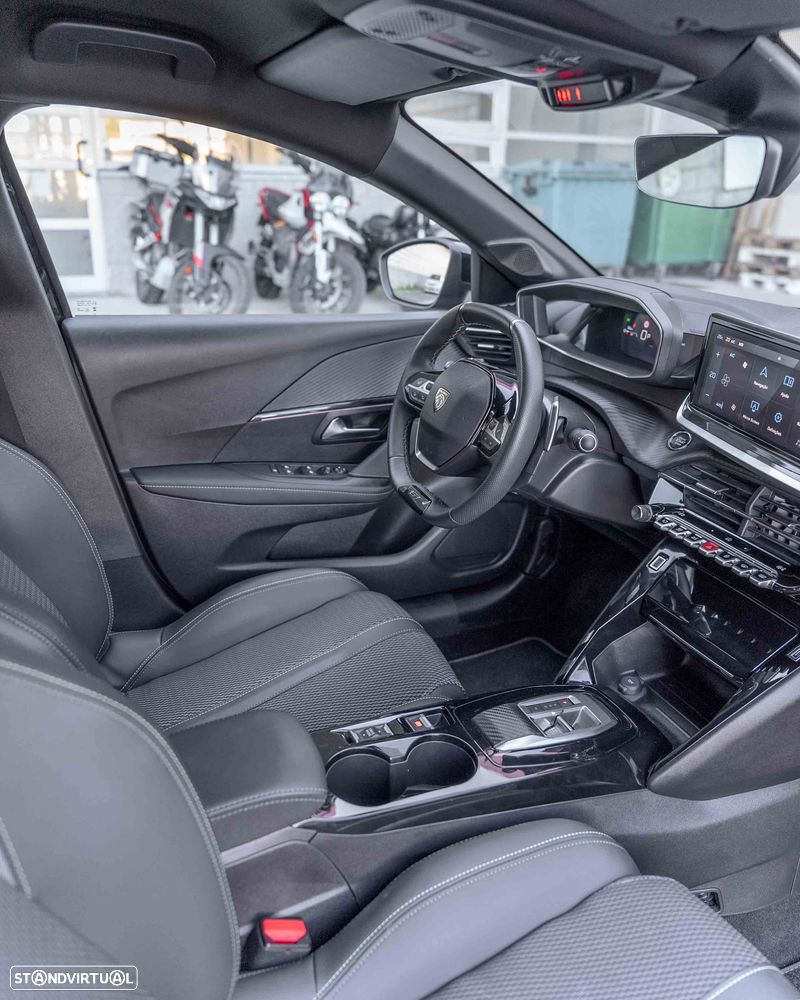 Peugeot 208 1.2 Hybrid GT e-DCS6 - 34