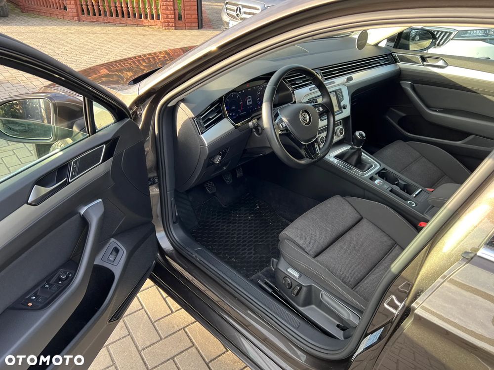 Volkswagen Passat - 6