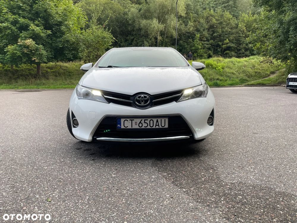 Toyota Auris 1.6 Valvematic Comfort - 2