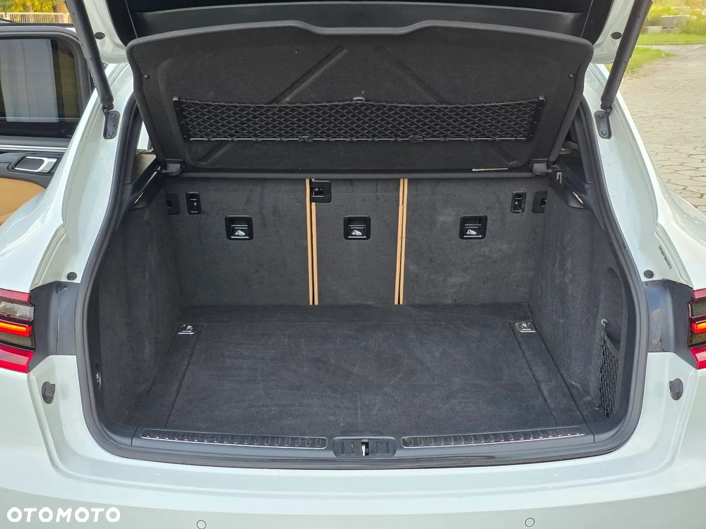 Porsche Macan - 24