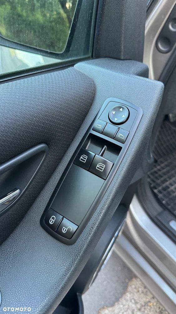 Mercedes-Benz Klasa B 180 CDI DPF Autotronic Special Edition - 22
