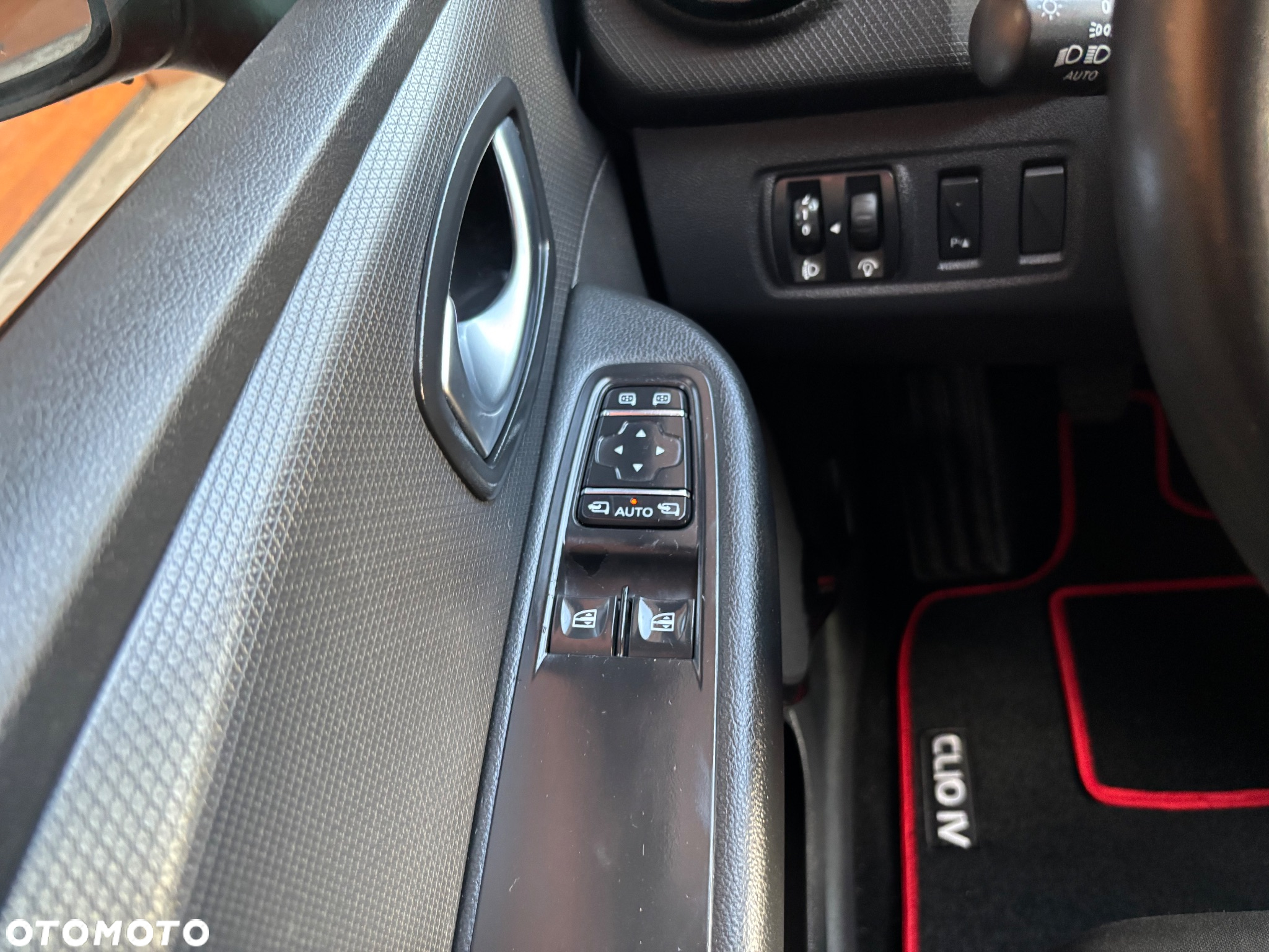 Renault Clio TCe 90 BUSINESS EDITION - 31