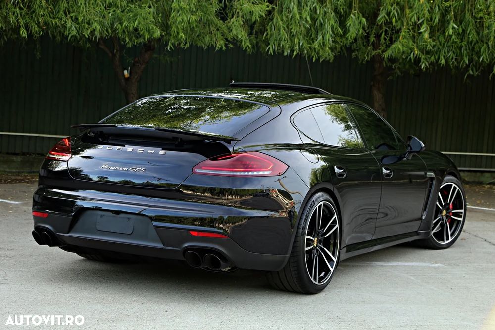 Porsche Panamera - 4