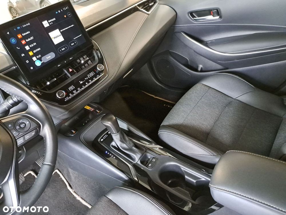 Toyota Corolla 1.8 Hybrid Style - 17