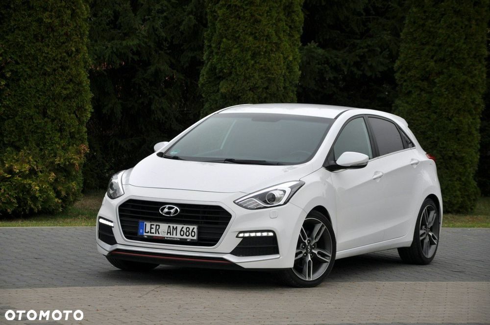 Hyundai i30 1.6 GDI Turbo Luxury - 9