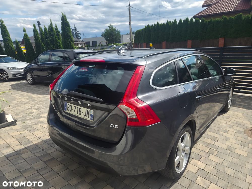 Volvo V60 D3 Momentum - 12