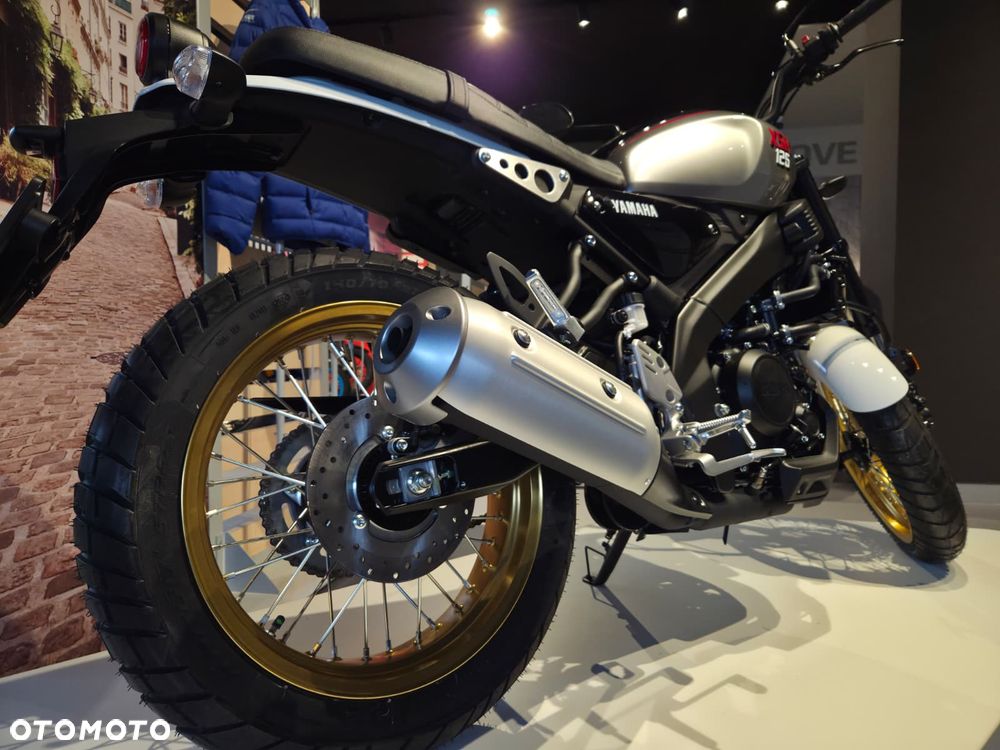 Yamaha XSR - 11