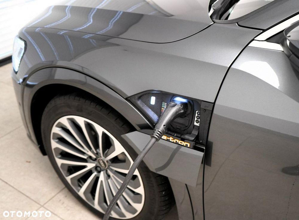 Audi e-tron Sportback - 8