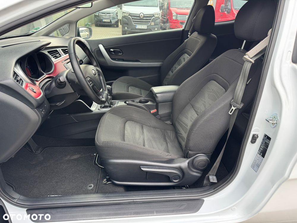 Kia ProCeed 1.6 GDI Spirit - 12