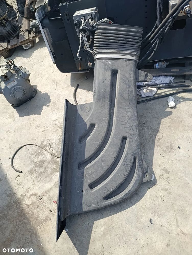 22028049 RENAULT TRUCKS GAMA T 2013-2022 Komin wlotu powietrza - 2