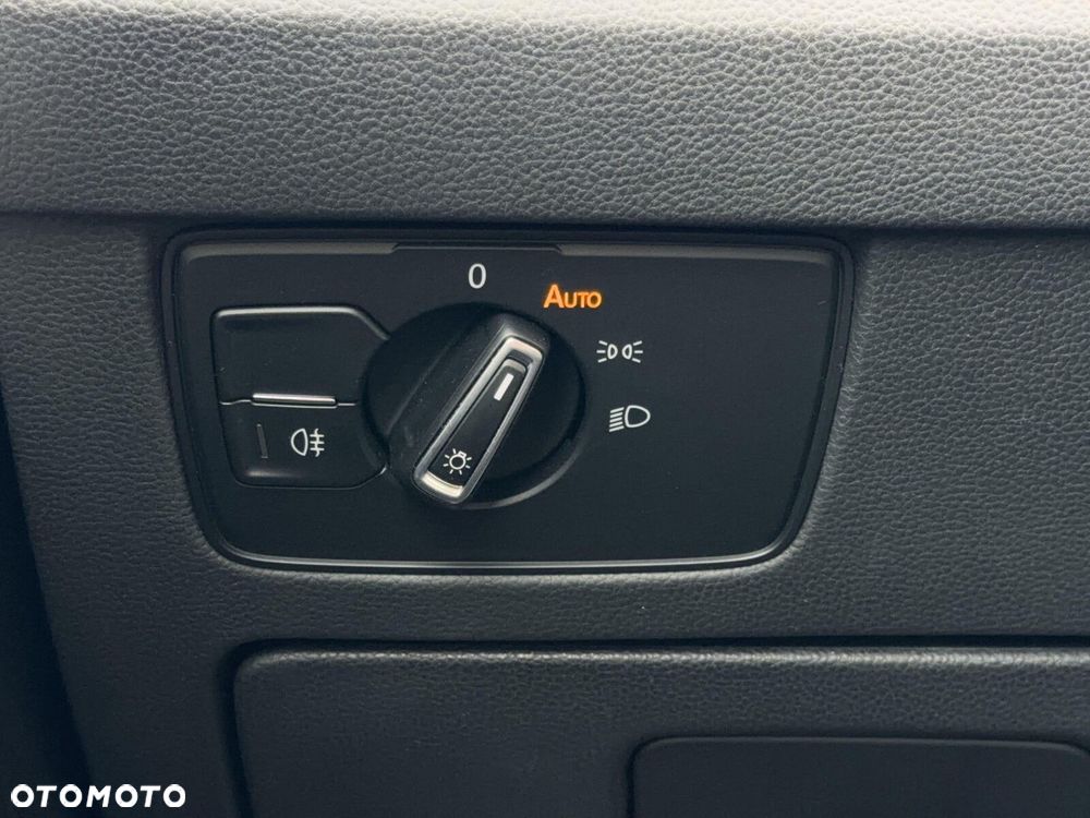 Volkswagen Passat 2.0 TDI EVO Business DSG - 24