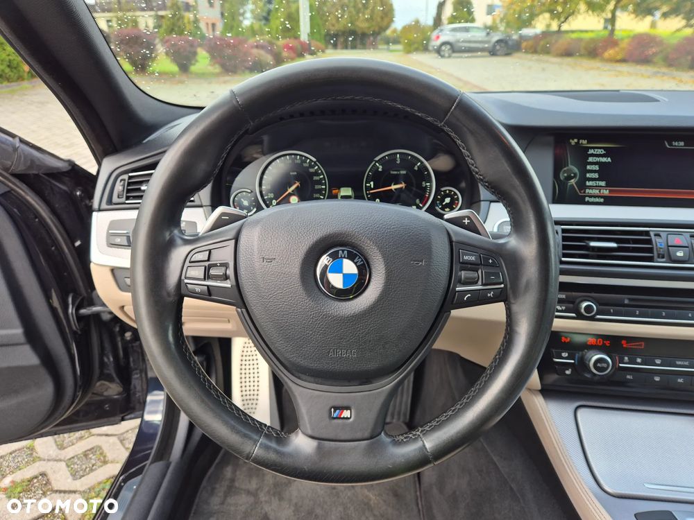 BMW Seria 5 M550d xDrive Sport-Aut - 31