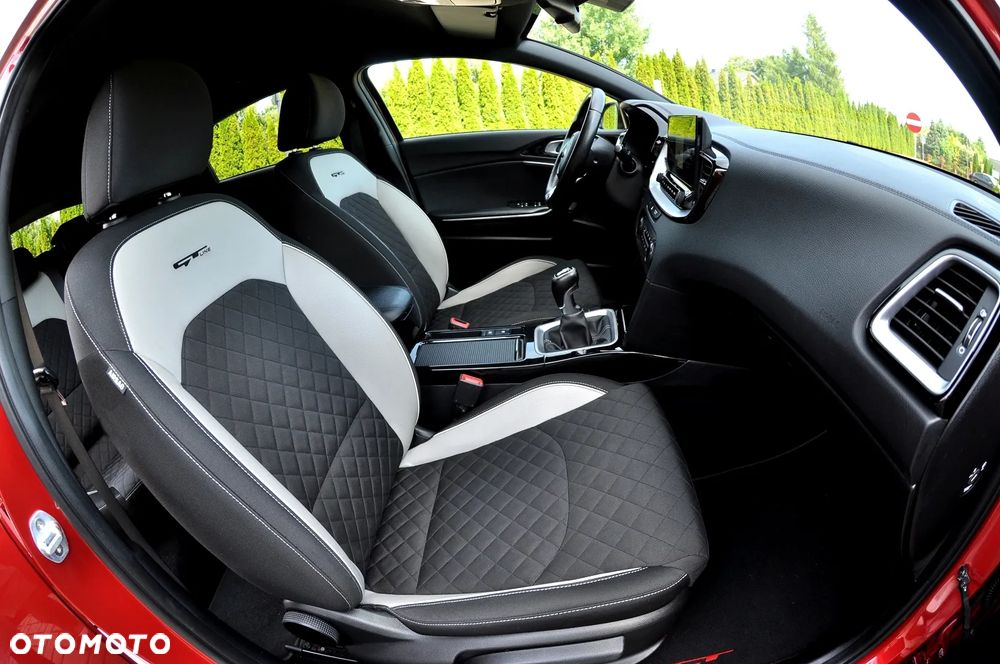 Kia ProCeed 1.4 T-GDI GT Line - 22