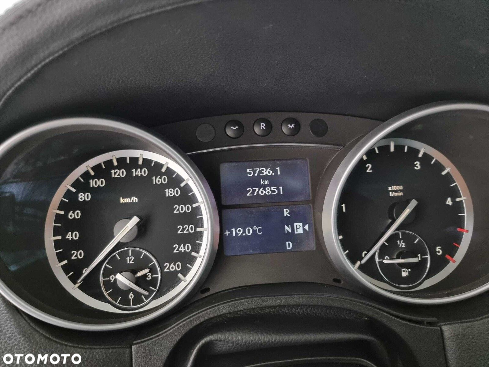 Mercedes-Benz GL - 26