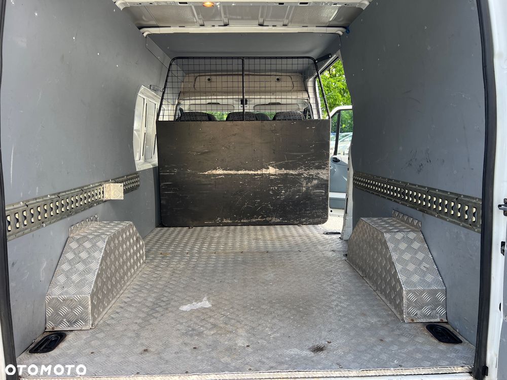 Ford Transit Furgon Brygadowy Doka 6 os. 4x4 AWD L3H2 2.4 TDCI 140KM Webasto HAK - 32