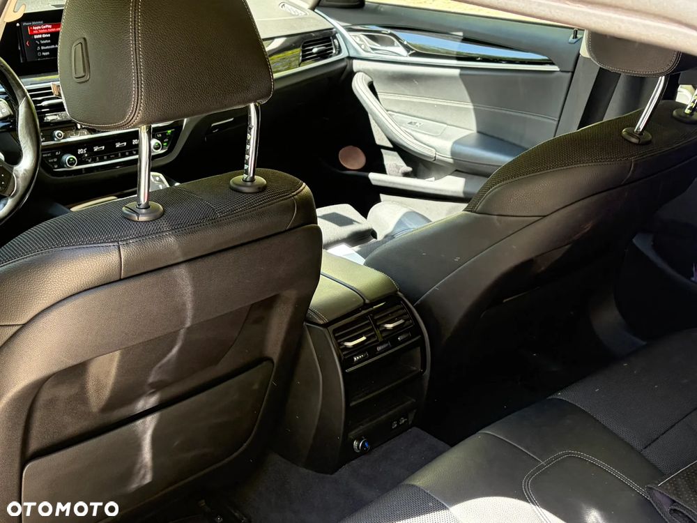BMW Seria 5 530d xDrive - 6