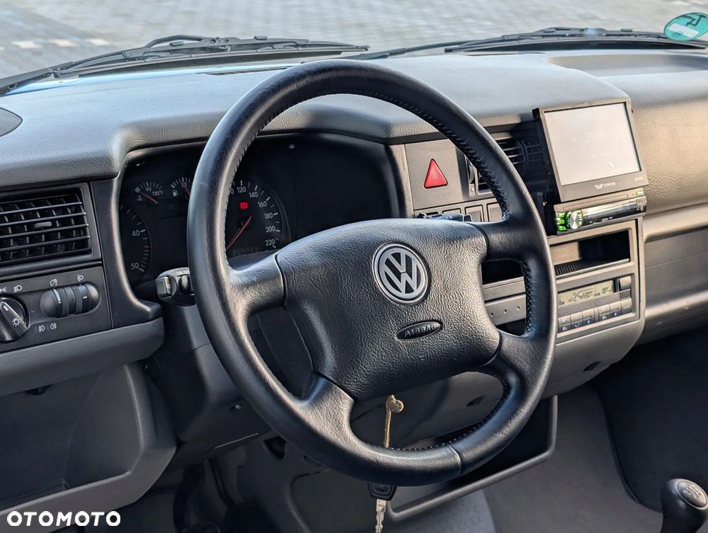 Volkswagen Multivan - 5