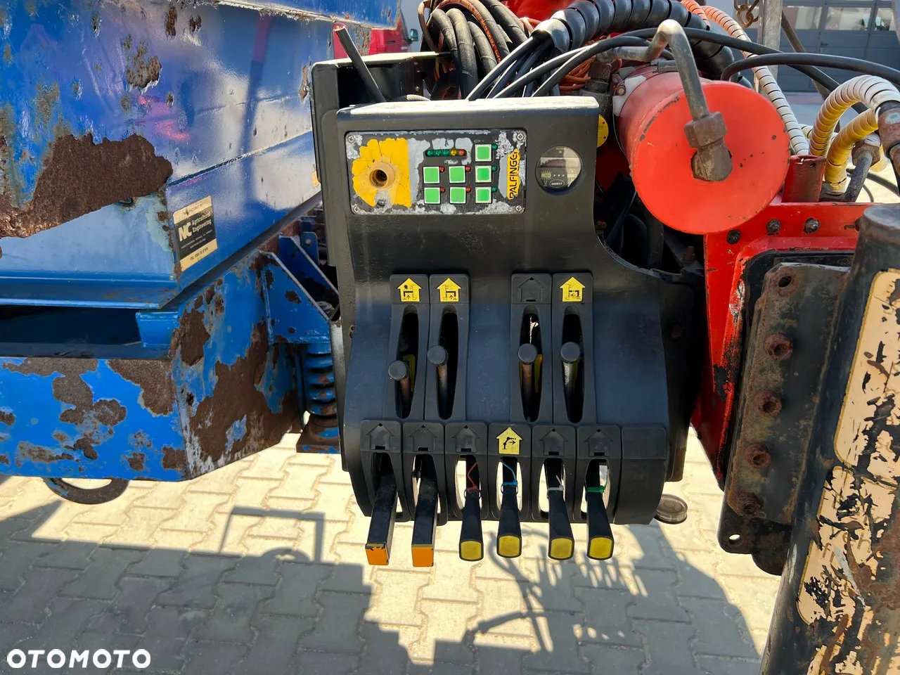 Inny NC Engineering z żurawiem Palfinger PK950L i chwytakiem Uniforest 1800 - 8