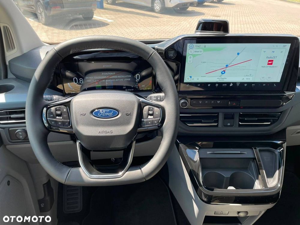 Ford Tourneo Custom - 31