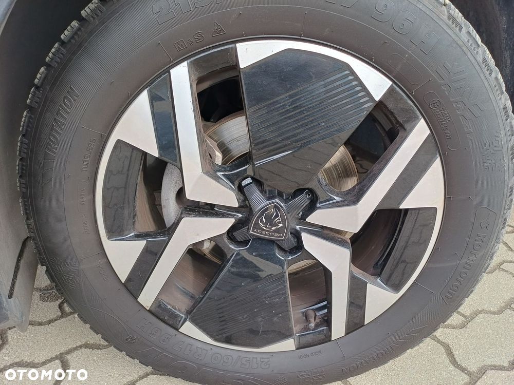 Peugeot 2008 1.2 PureTech Allure S&S EAT8 - 9