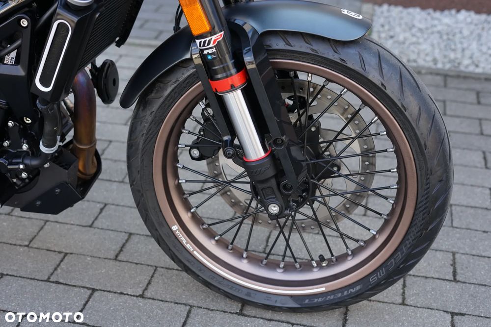 Husqvarna Vitpilen - 16