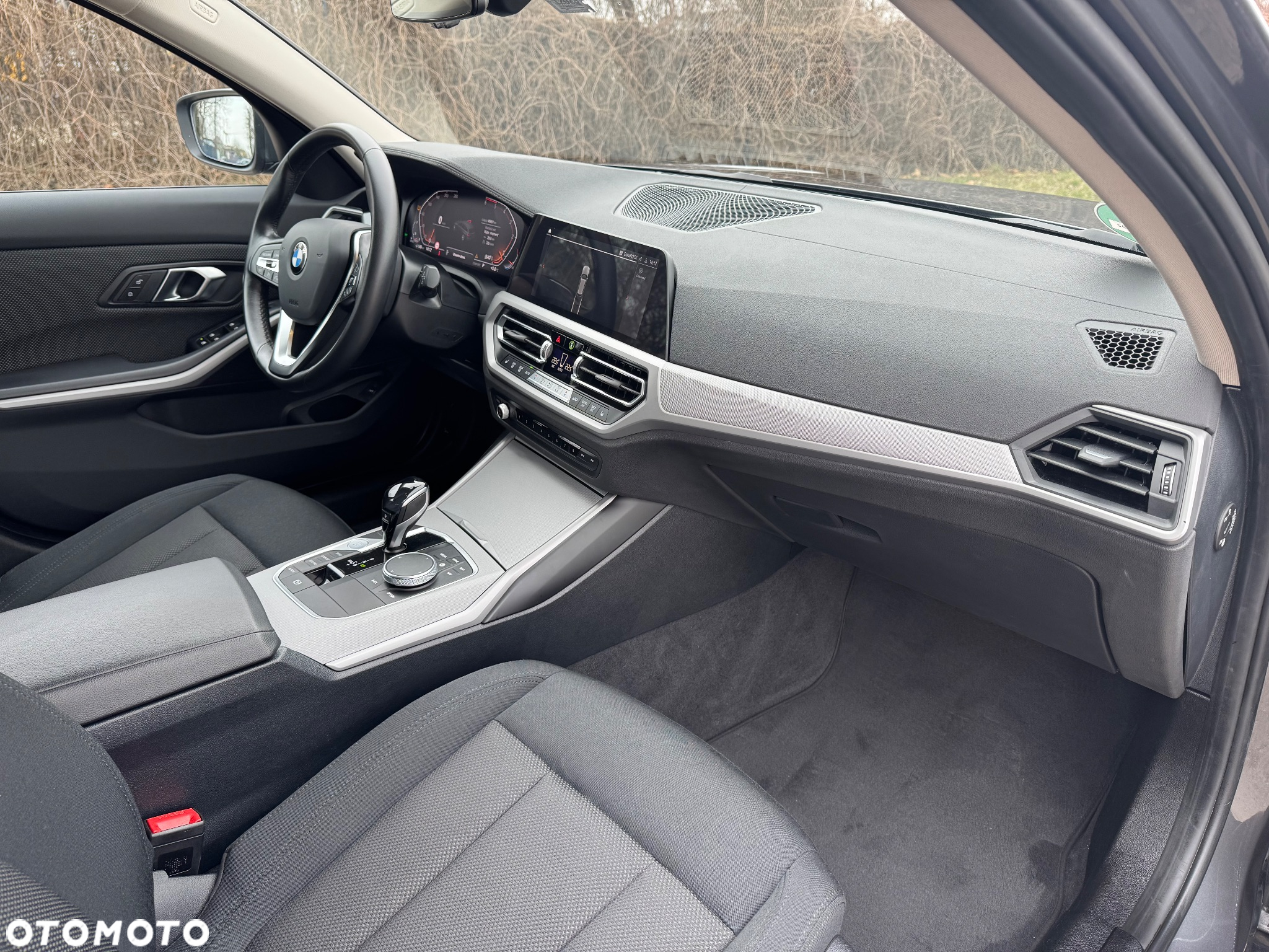 BMW Seria 3 320d Touring xDrive - 31