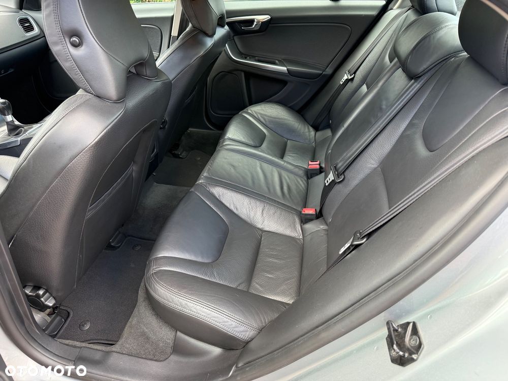 Volvo S60 D3 Momentum - 19