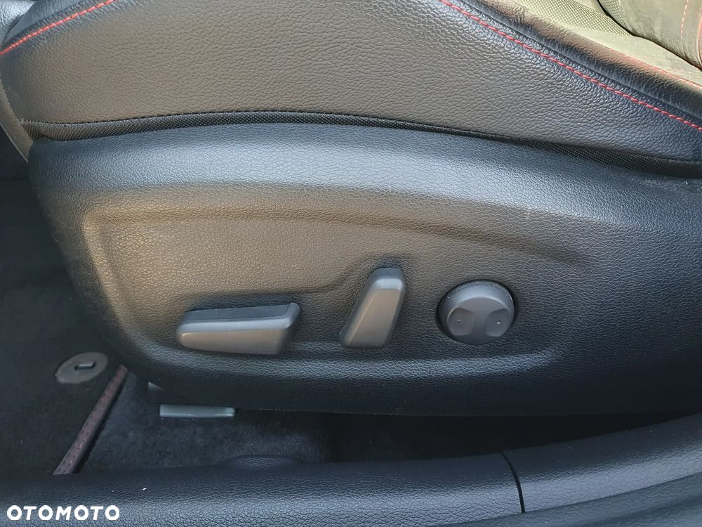 Kia ProCeed 1.6 T-GDI GT DCT - 25