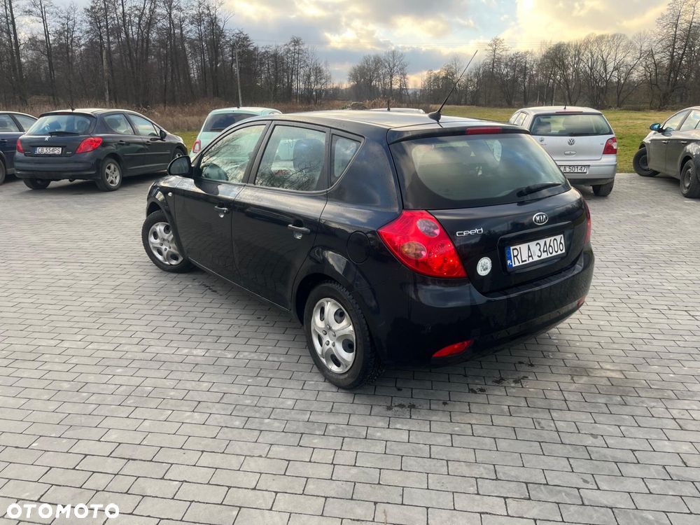 Kia Ceed - 7
