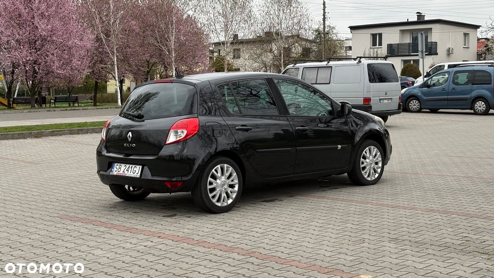 Renault Clio 1.2 16V 75 Expression - 3