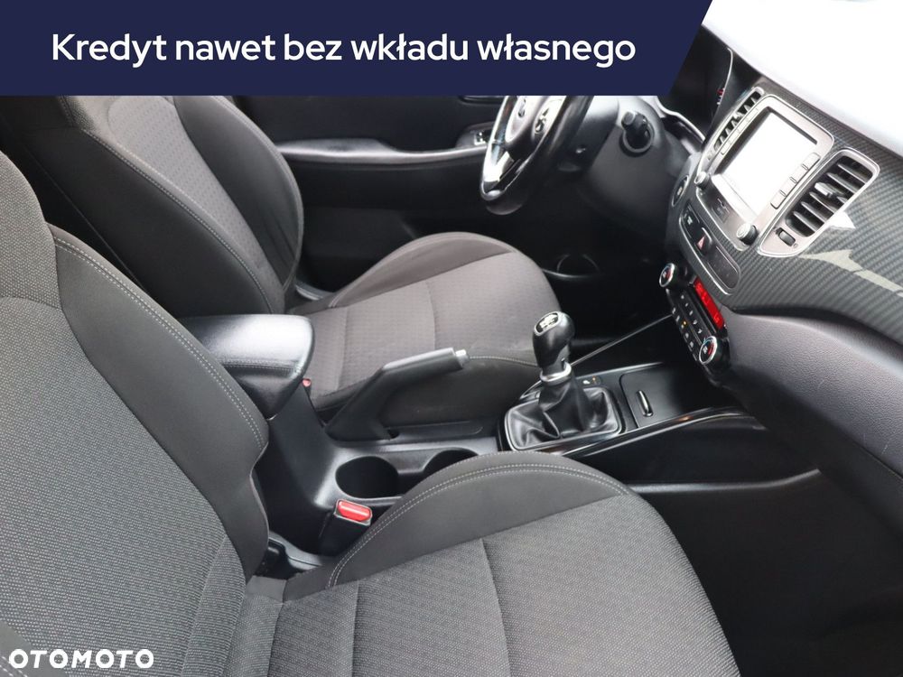 Kia Carens - 11