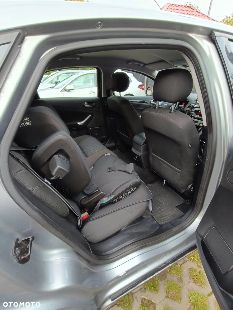 Ford Mondeo 1.8 TDCi Ghia - 8