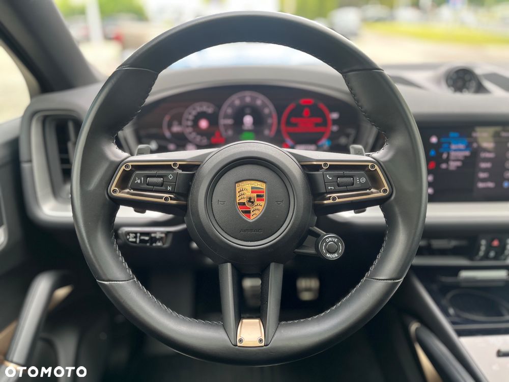 Porsche Cayenne E-Hybrid - 6